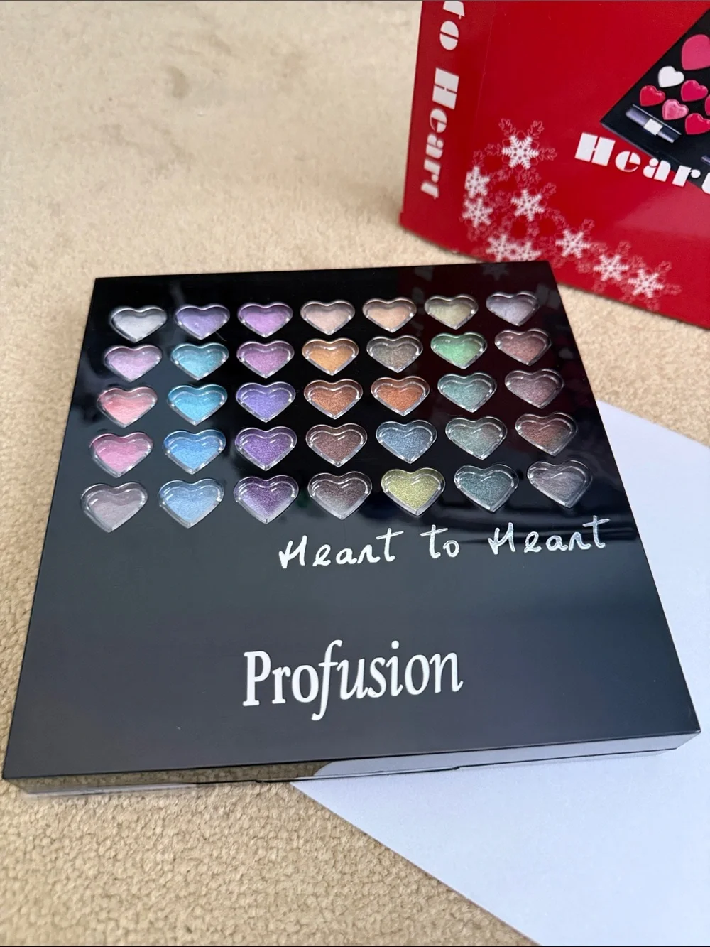 Heart-Shaped Shimmer Eyeshadow Palette - Multi-Color